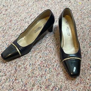 St. John navy heels w/black tips after the gold St.John logo.